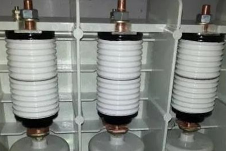 真空開關(guān)管產(chǎn)生操作過電壓的原因是什么？
