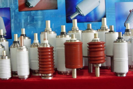 如何判斷真空斷路器中的真空滅弧室需要更換？